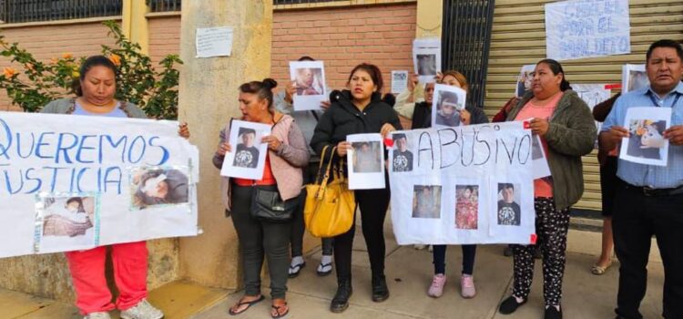 Vecino en Cochabamba golpea a niño mientras jugaba en parque según denuncia