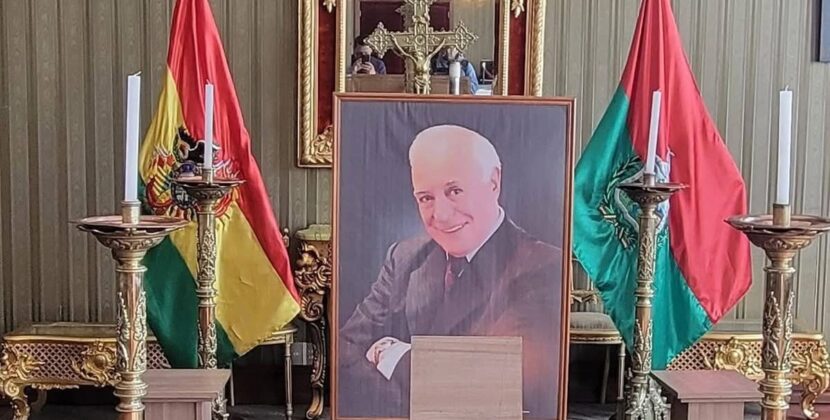 Alcaldía de La Paz instala capilla ardiente en memoria de David Santalla