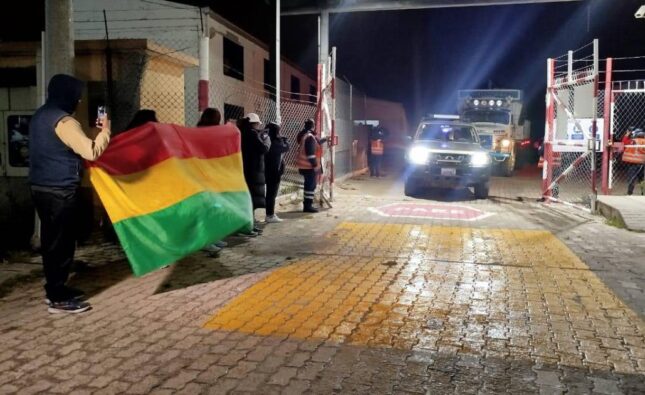 La Paz recibe restos de David Santalla y abre homenajes en su camión Mi Socio