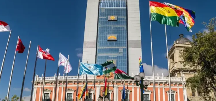 Gobierno impulsa reestructuración y traslada Comunicación a Jefatura de Gabinete