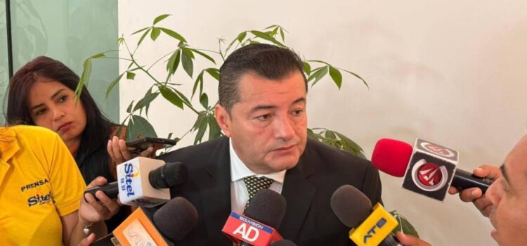 Jhonny Fernández y su secretario de Obras Públicas declaran en caso pavimento en Santa Cruz