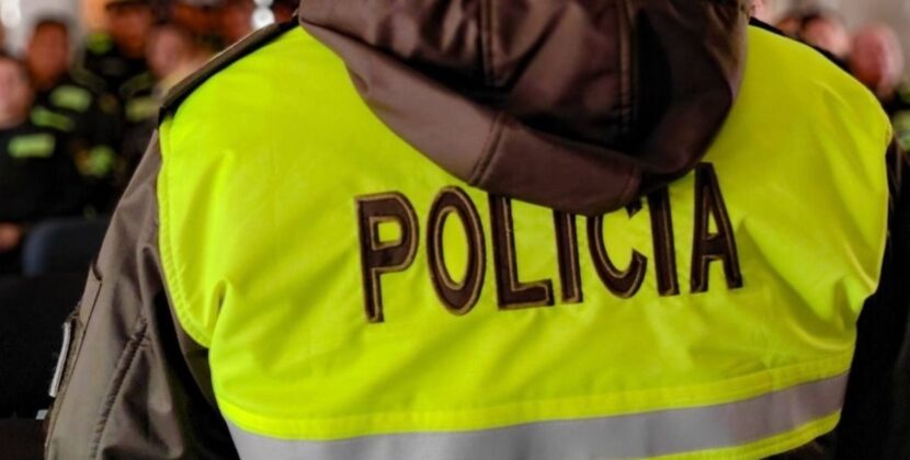 Policía en La Paz aprehende por pedir quince mil bolivianos para devolver vehículo