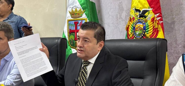 Alcalde de Santa Cruz pasa segunda noche en la Felcc y será juzgado este jueves