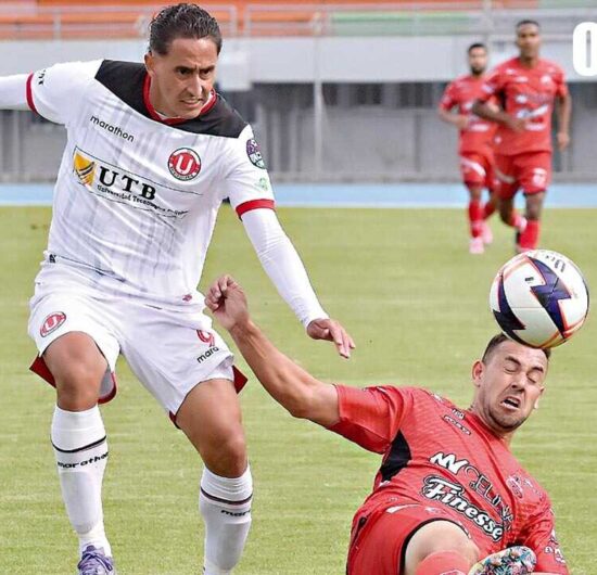 Universidad impulsa triunfo goleador 5 a 2 sobre Guabirá en Santa Cruz