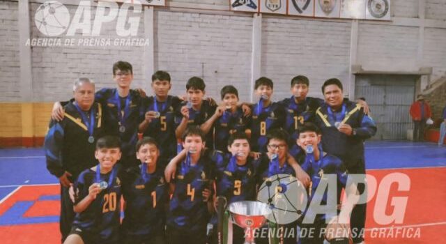 Albert Einstein impulsa su triunfo en el Nacional Infantil de voleibol en Bolivia