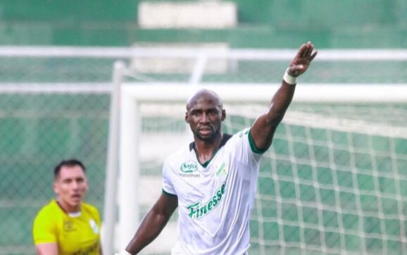 Mangala impulsa la poesía local en evento cultural de La Paz