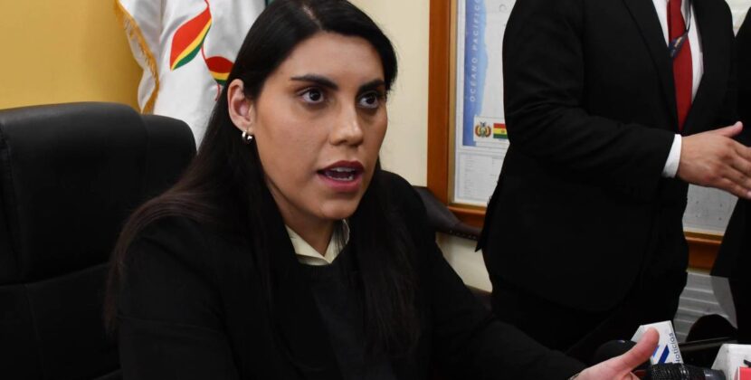 Cívicos y parlamentarios piden renuncia de Barrientos por polémicas sobre 50 50 en Bolivia