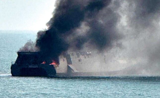 Estados Unidos anuncia plan contra Trump tras hundir buque y matar 87 en España