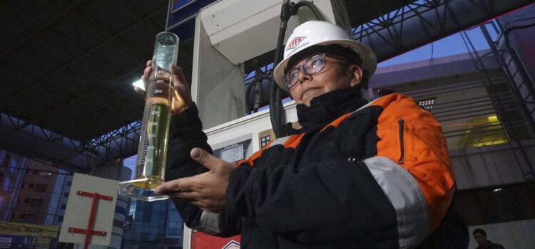 Colegio de Mecánicos advierte que aditivos en gasolina no deben superar 5 por ciento