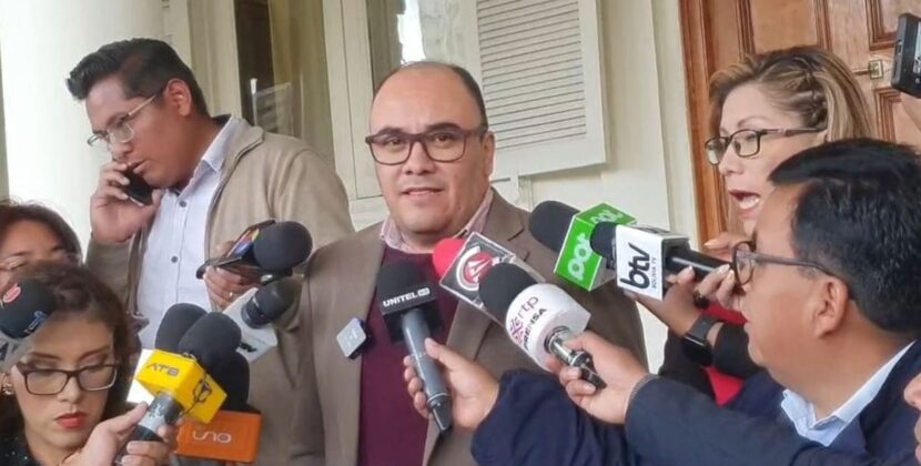 TSE anuncia fechas de debates para gobernadores y alcaldes en Bolivia