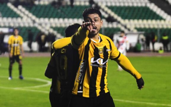 Darwin Lom impulsa la victoria de The Strongest con triplete en La Paz