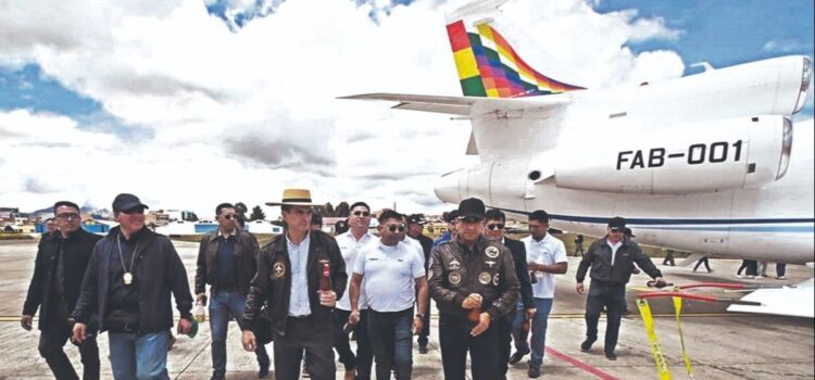 Presidente Paz viaja a Estados Unidos tras fallas inusuales en avión presidencial