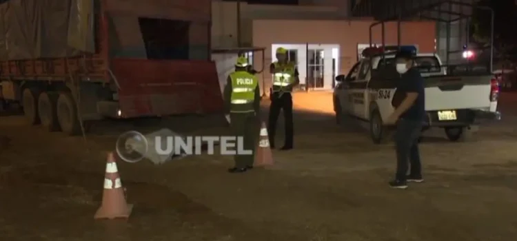 Hombre muere aplastado en accidente entre camiones en la ciudad