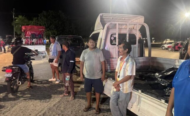 Choferes en Santa Cruz bloquean calles y exigen abastecimiento de gasolina