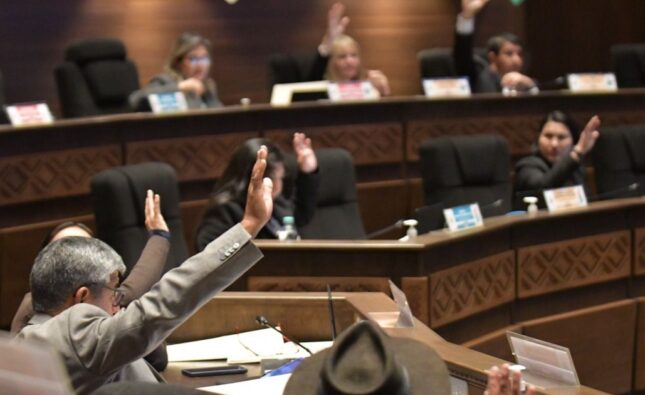 Banco Central de Bolivia brinda informe y descarta legalizar billetes serie B observada