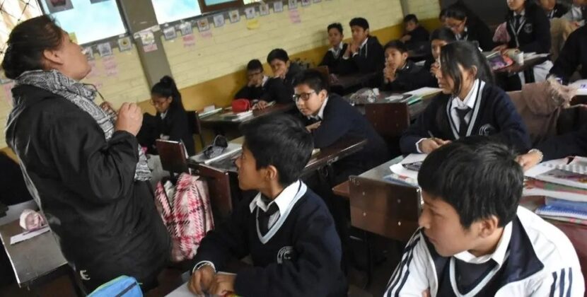 Trabajadores en salud en Bolivia logran bonovacunación con débito automático