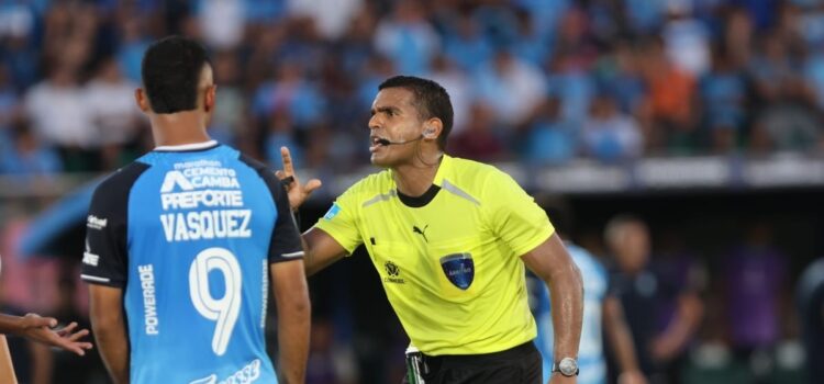 Árbitro Alexis Herrera anula tres goles a Blooming en partido decisivo de Santa Cruz