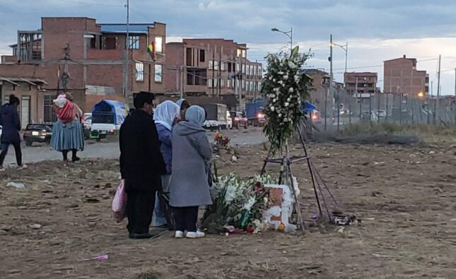 Hospital de Santa Cruz confirma 24 heridos tras accidente aéreo y familiares rinden homenaje
