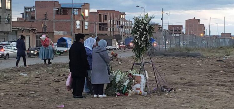 Hospital de Santa Cruz confirma 24 heridos tras accidente aéreo y familiares rinden homenaje