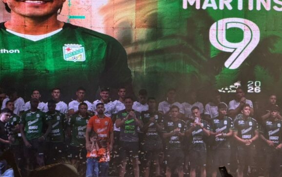 Oriente Petrolero presenta su plantel 2026 en fiesta para hinchas en Santa Cruz