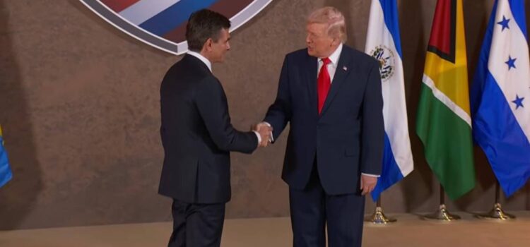 Bolivia y Estados Unidos impulsan nueva era en sus relaciones tras apretón de manos de Paz y Trump