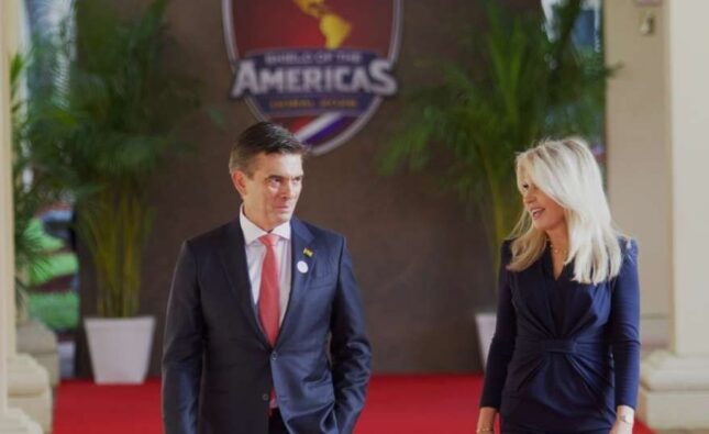 Escudo de las Américas impulsa en Miami el lema Hagamos el continente grande otra vez