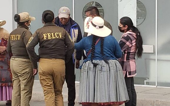 Familiares denuncian que madre prófuga se llevó ahorros tras intento de infanticidio en La Paz