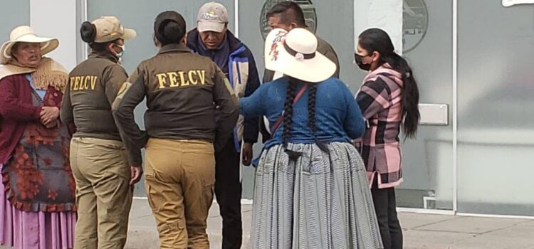 Familiares denuncian que madre prófuga se llevó ahorros tras intento de infanticidio en La Paz