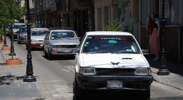 Municipio de Tarija revela que 40 por ciento de taxis no tributan en la ciudad