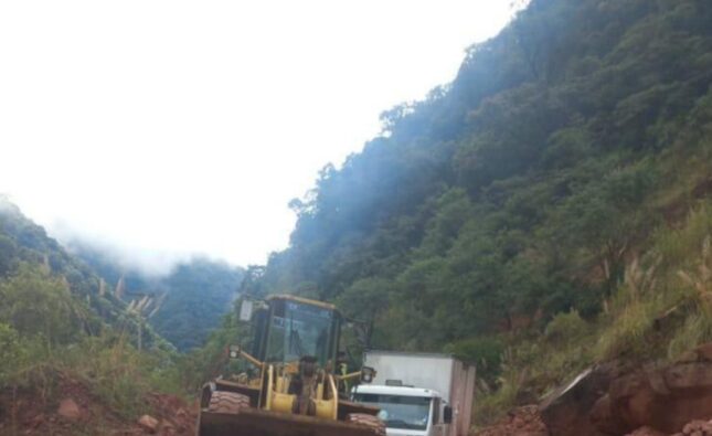 ABC cierra tramo vial en Tarija por derrumbes causados por lluvias intensas