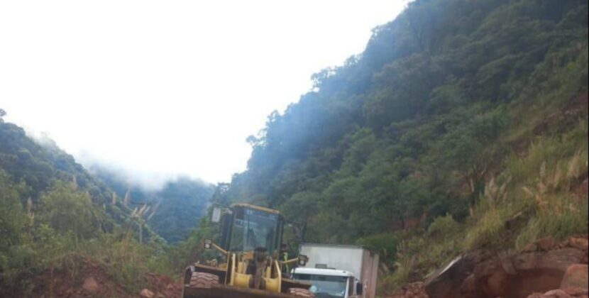 ABC cierra tramo vial en Tarija por derrumbes causados por lluvias intensas