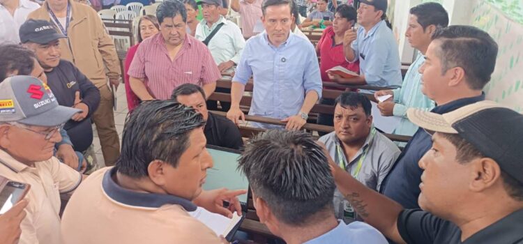 Gobierno y agricultores instalan diálogo en Yapacaní durante bloqueo vigente