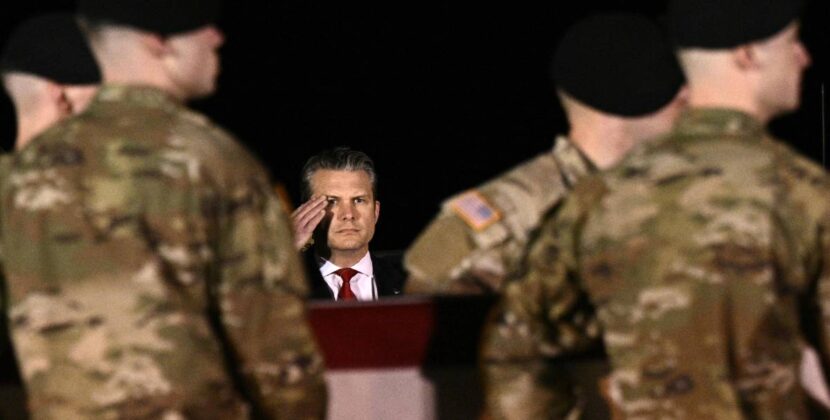 Jefe del Pentágono advierte que martes será día más intenso de ataques contra Irán