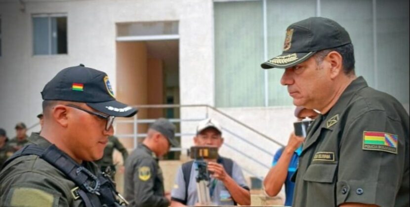 Policía en Pando rechaza soborno y recibe Emblema de Oro en acto oficial