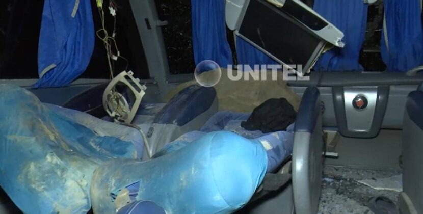 Chofer del bus en deslizamiento en La Paz relata caída de piedra grande que dejó dos muertos