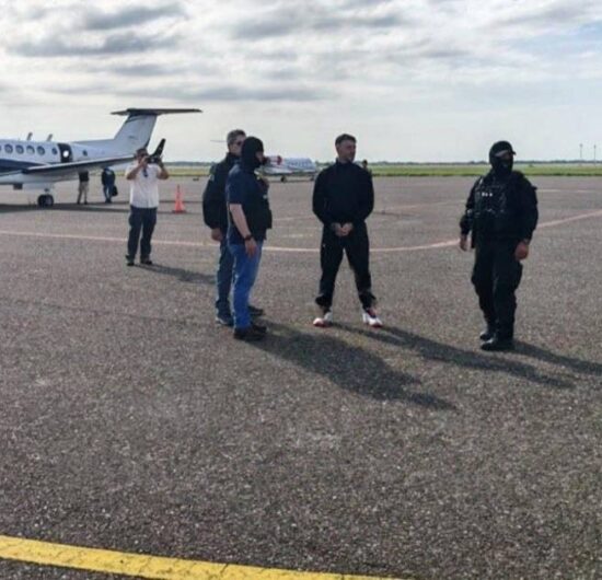 Sebastián Marset revela su identidad en primeras fotos oficiales ante autoridades bolivianas