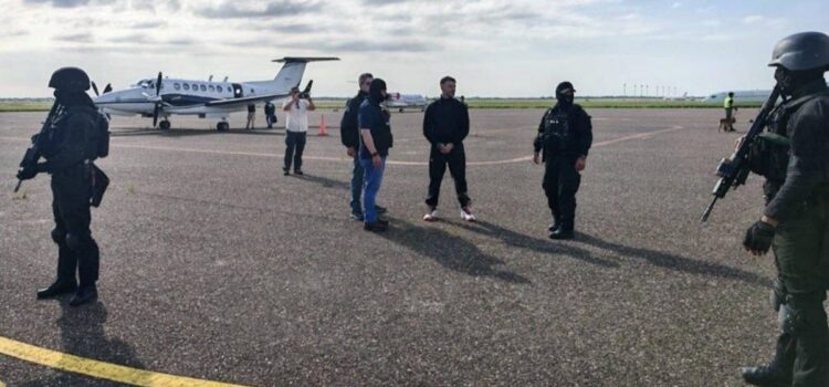 Sebastián Marset revela su identidad en primeras fotos oficiales ante autoridades bolivianas