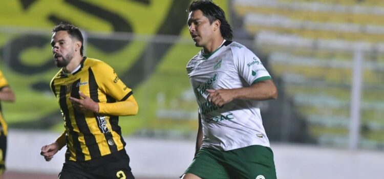 Martins vuelve al césped del estadio Hernando Siles tras 846 días