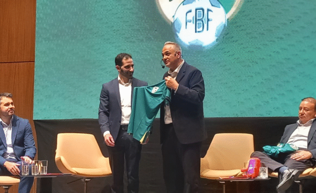 Óscar Villegas confirma distanciamiento con Fernando Costa en el fútbol boliviano