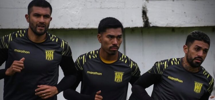 Real Oruro recibe a Tigre en Oruro en semifinales del Repechaje de fútbol