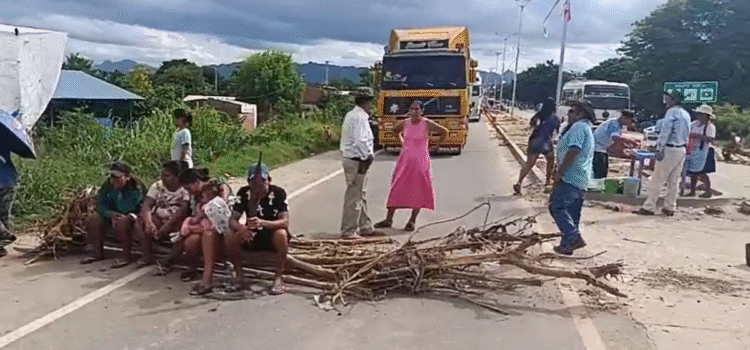 Abapó levanta bloqueo y normaliza tránsito en ruta Santa Cruz Argentina