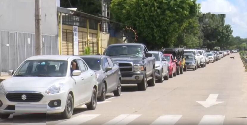 Reportan reactivación de filas en surtidores de gasolina en Cochabamba y Santa Cruz