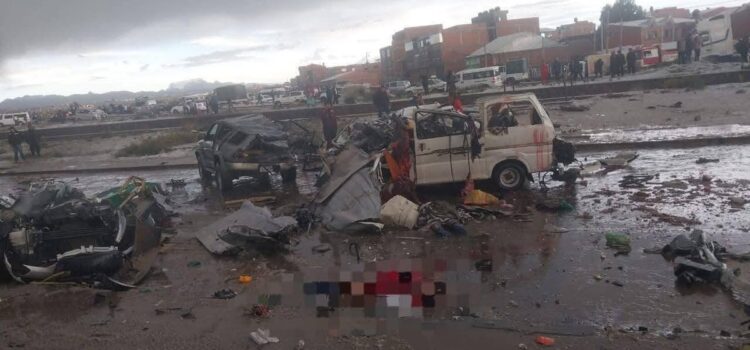 Rescatistas confirman sobreviviente en tragedia aérea de El Alto