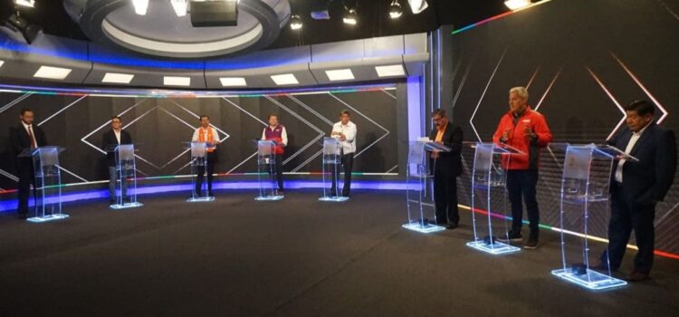 Candidatos de La Paz debaten propuestas y críticas por desborde del río Koani
