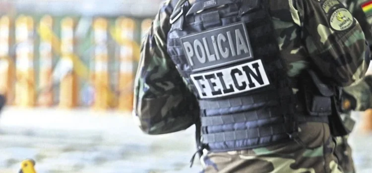 Policía de Ivirgarzama incauta 82 kilos de cocaína en camión de papel higiénico