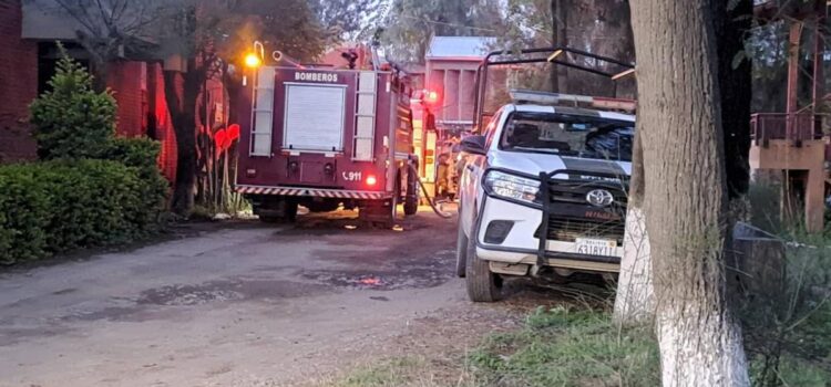 Incendio consume Facultad de Agronomía de la UMSS y moviliza a bomberos en Cochabamba