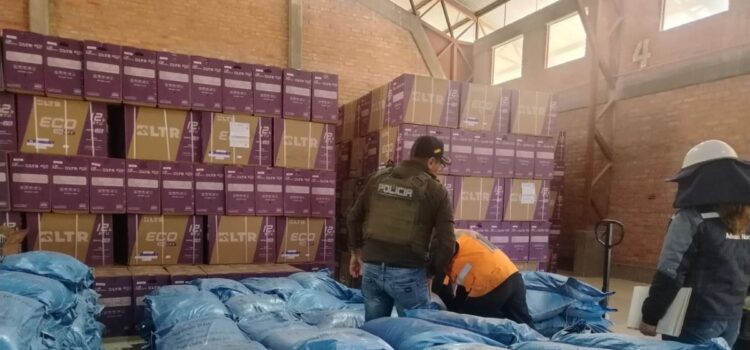 Policía de Santa Cruz decomisa 54 toneladas de químicos vinculados al narcotráfico