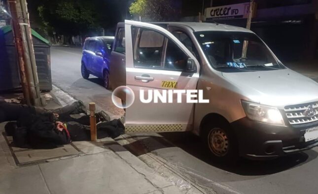 La Policía de La Paz captura a tres hombres que roban negocios usando un taxi