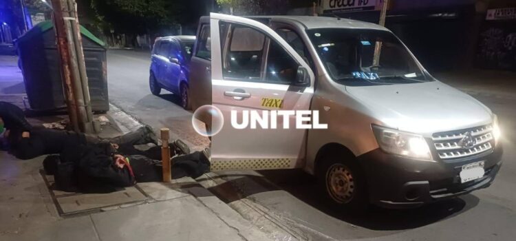 La Policía de La Paz captura a tres hombres que roban negocios usando un taxi