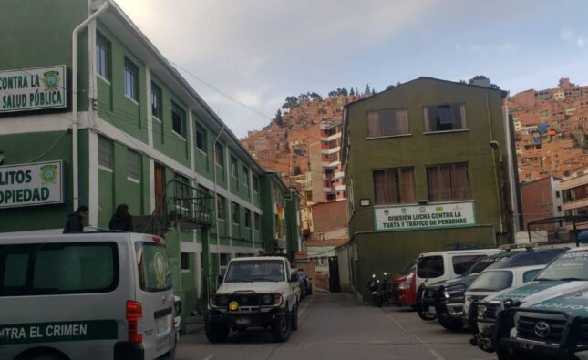 Policía confirma denuncia de violación grupal y retención en casa de La Paz